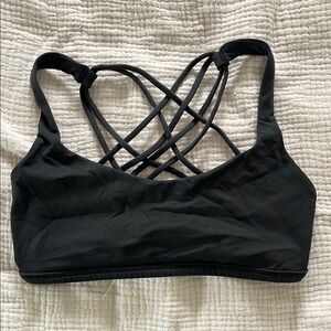 Lululemon free to be bra